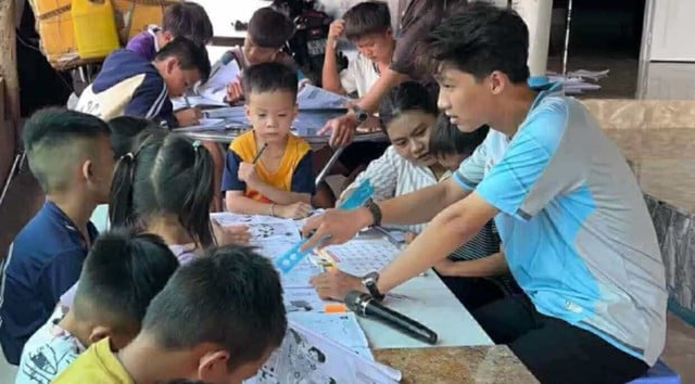 បុរស Gen Z និងដំណើររបស់គាត់ដើម្បីផ្សព្វផ្សាយពន្លឺថ្ងៃ និងជីវិតដ៏កក់ក្តៅ - រូបថត ១.