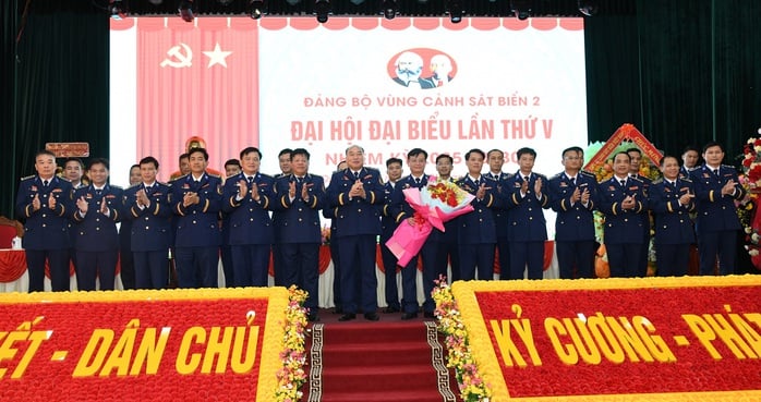 Đại tá Lê Huy tái đắc cử Bí thư Đảng ủy Vùng Cảnh sát biển 2- Ảnh 3.