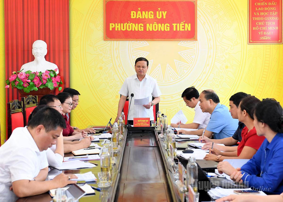 Phó Chủ tịch Thường trực UBND tỉnh Nguyễn Mạnh Tuấn chủ trì duyệt Văn kiện Đại hội Đảng bộ phường Nông Tiến