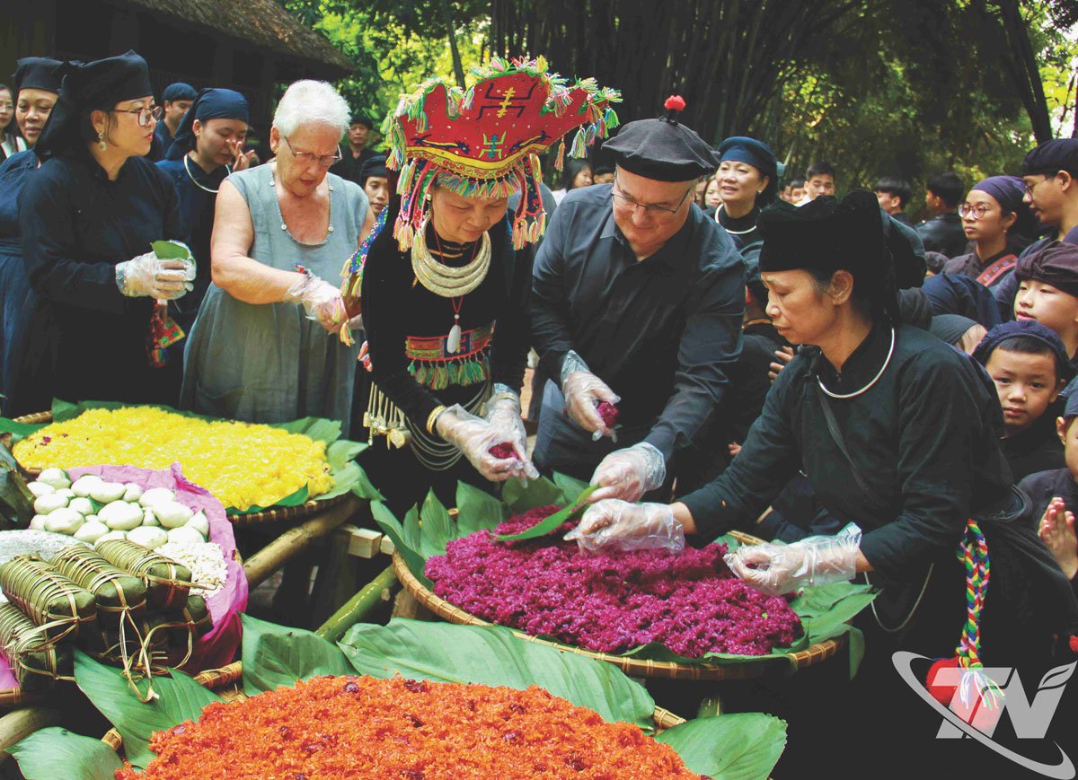 Novo festival do arroz do povo Tay na área de conservação da aldeia étnica de palafitas ecológicas de Thai Hai. Foto: TL