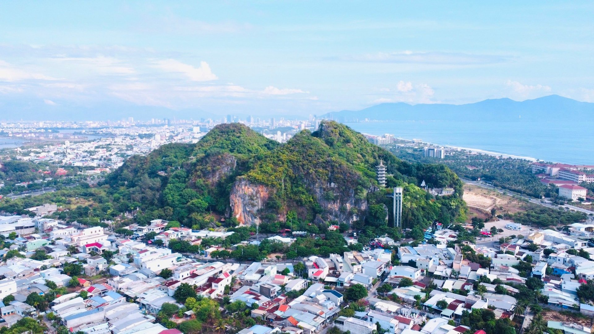 Um canto do ponto turístico de Ngu Hanh Son. Foto: HA SAU