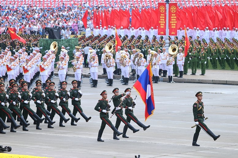 Chùm ảnh tổng duyệt: Đoàn quân nhân 4 nước diễu binh trên Quảng trường Ba Đình- Ảnh 6.