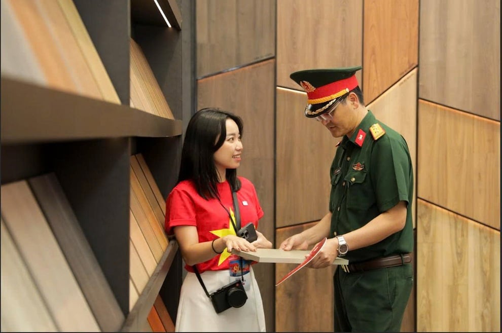 Gian hàng Gỗ An Cường gây ấn tượng tại Triển lãm Thành tựu đất nước - 2