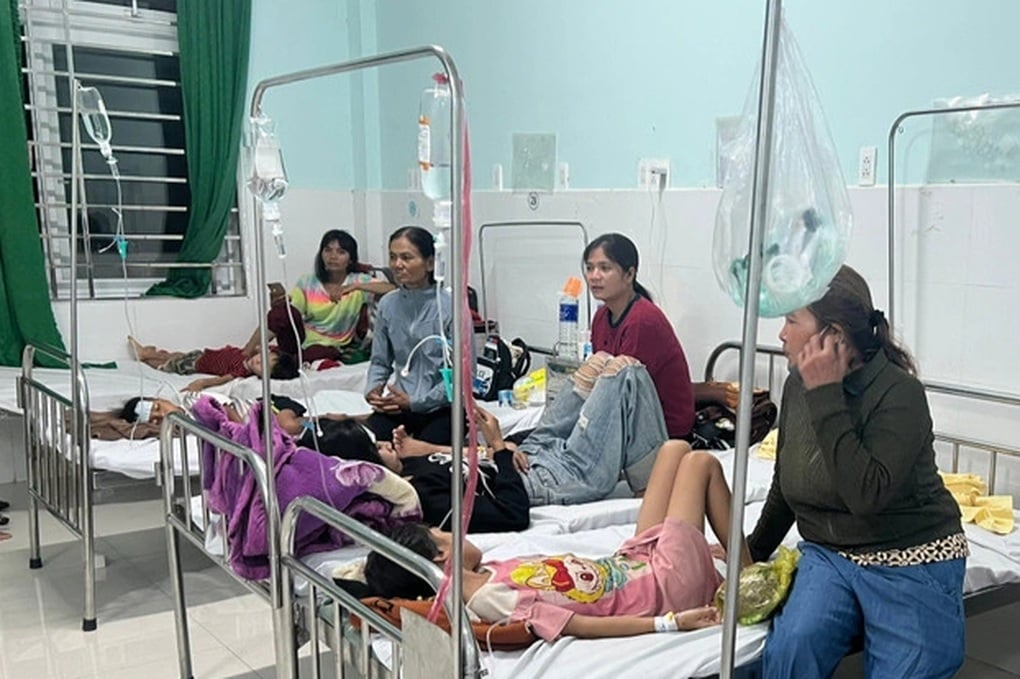 131 người nhập viện sau tiệc tân gia, nghi do ngộ độc thực phẩm - 1