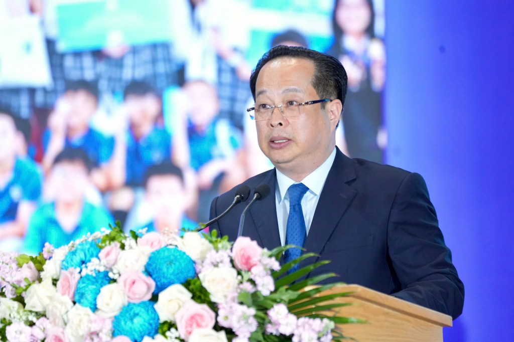 Giám đốc Sở GD&ĐT Hà Nội Trần Thế Cương báo cáo tổng kết năm học 2024 - 2025, triển khai nhiệm vụ năm học 2025 - 2026