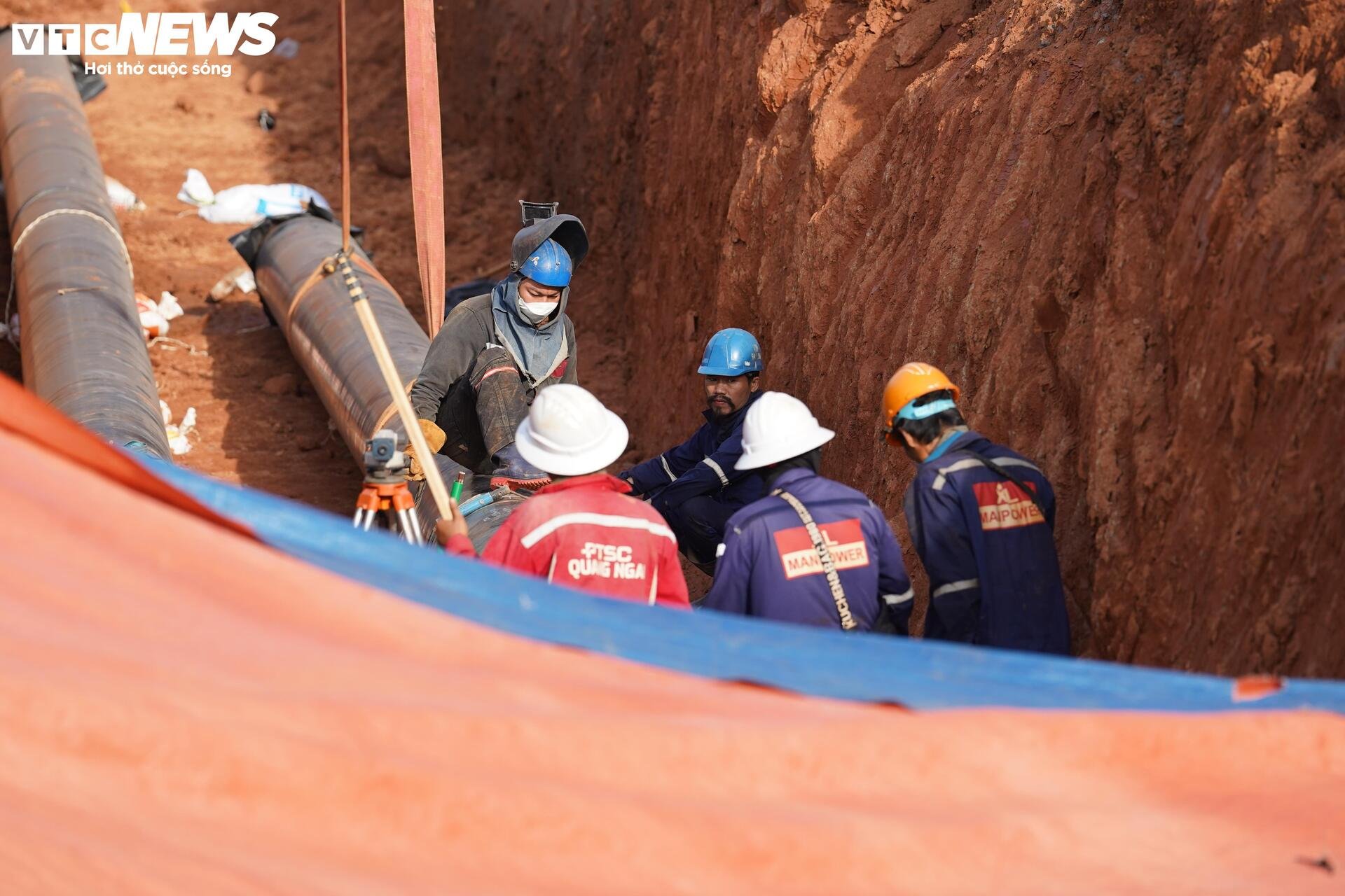 Cận cảnh bồn chứa nhiên liệu sân bay Long Thành tăng tốc về đích - 6