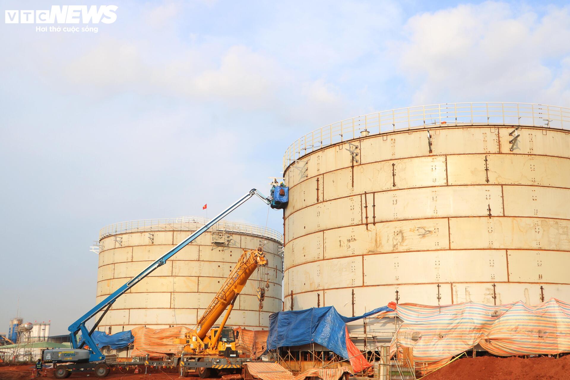 Cận cảnh bồn chứa nhiên liệu sân bay Long Thành tăng tốc về đích - 8