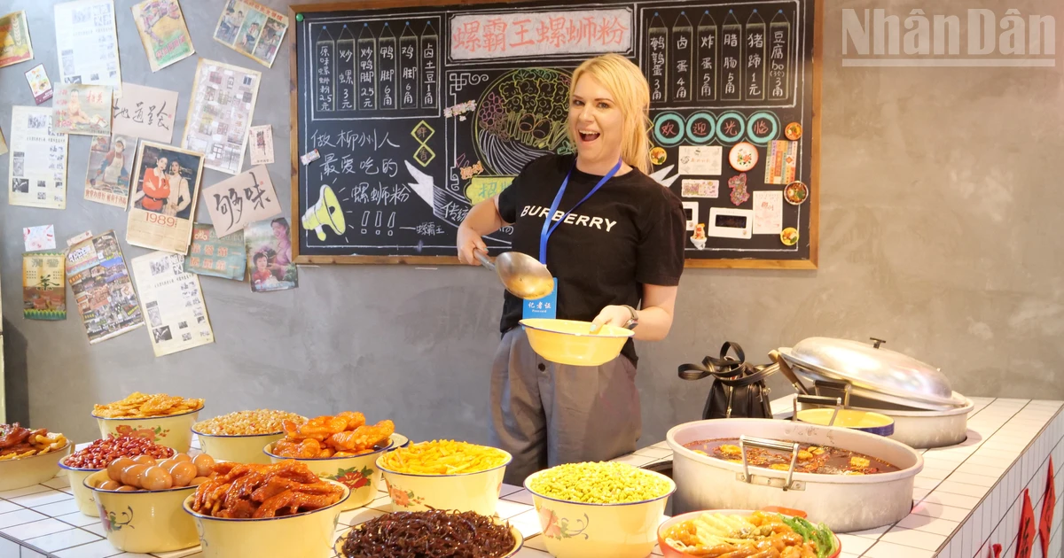 [Ảnh] Món bún ốc làm nên thương hiệu của thành phố Liễu Châu, Trung Quốc