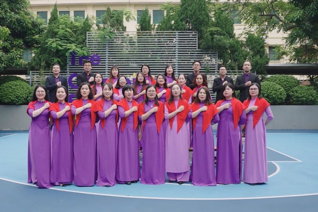 Gần 400 học sinh, giáo viên hòa giọng hát Tiến quân ca - 2