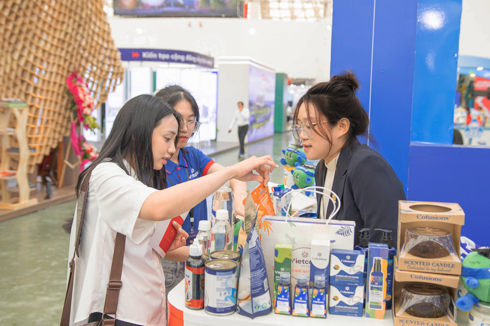 Vietcoco mang tinh hoa dừa Việt hòa nhịp cùng không khí đại lễ Quốc khánh 2/9 - 4