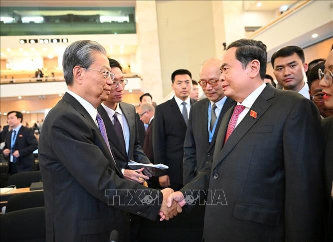 Ketua Majelis Nasional bertemu dengan Ketua Kongres Rakyat Nasional Tiongkok 99862f24fba24799b48e0d41362cb67c 2809.jpg