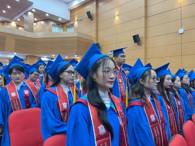 Chân dung thủ khoa kép 