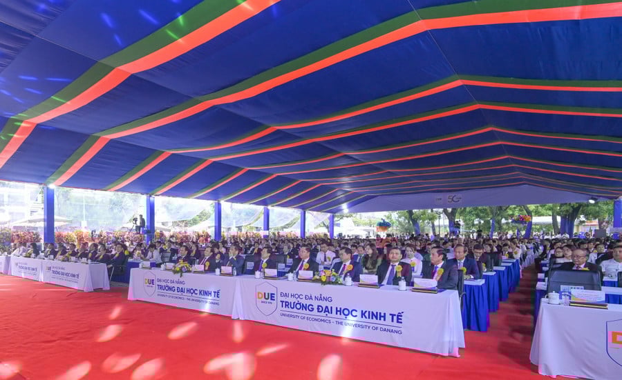 toan-canh-50-nam-truong-dai-hoc-kinh-te-da-nang.jpg