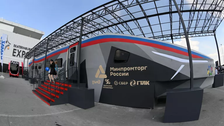 Макет высокоскоростного поезда в России в натуральную величину. (Источник: РИА)