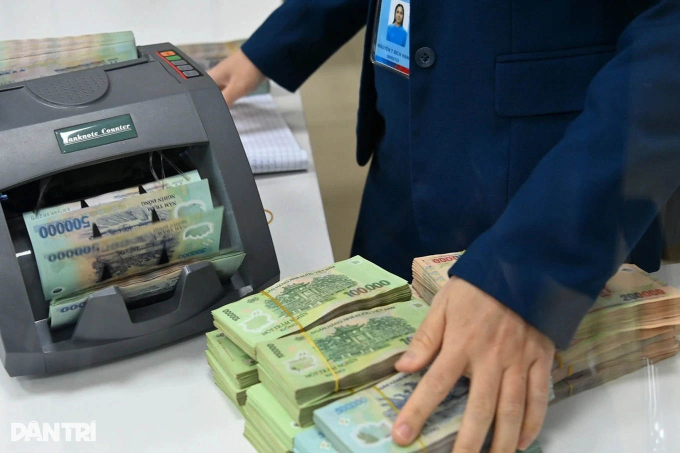 Hoy, la gente comienza a recibir regalos de 100.000 VND en el Día Nacional.