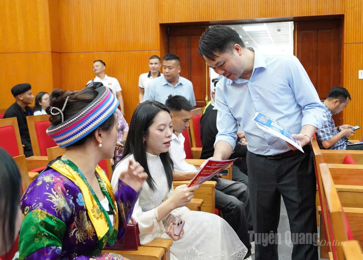 แลกเปลี่ยนและให้คำแนะนำความรับผิดชอบของ KOL ในการเผยแพร่ข้อมูลอย่างเป็นทางการและเชิงบวกบนไซเบอร์สเปซ