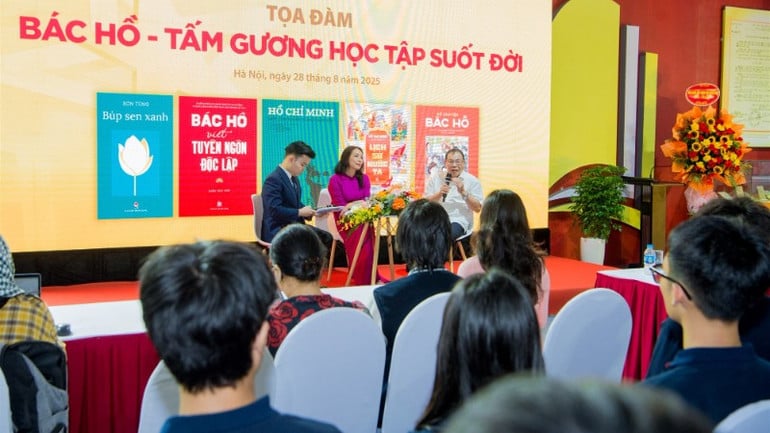anh-5-toa-dam-bac-ho-tam-guong-hoc-tap-suot-doi-21-2038.jpg