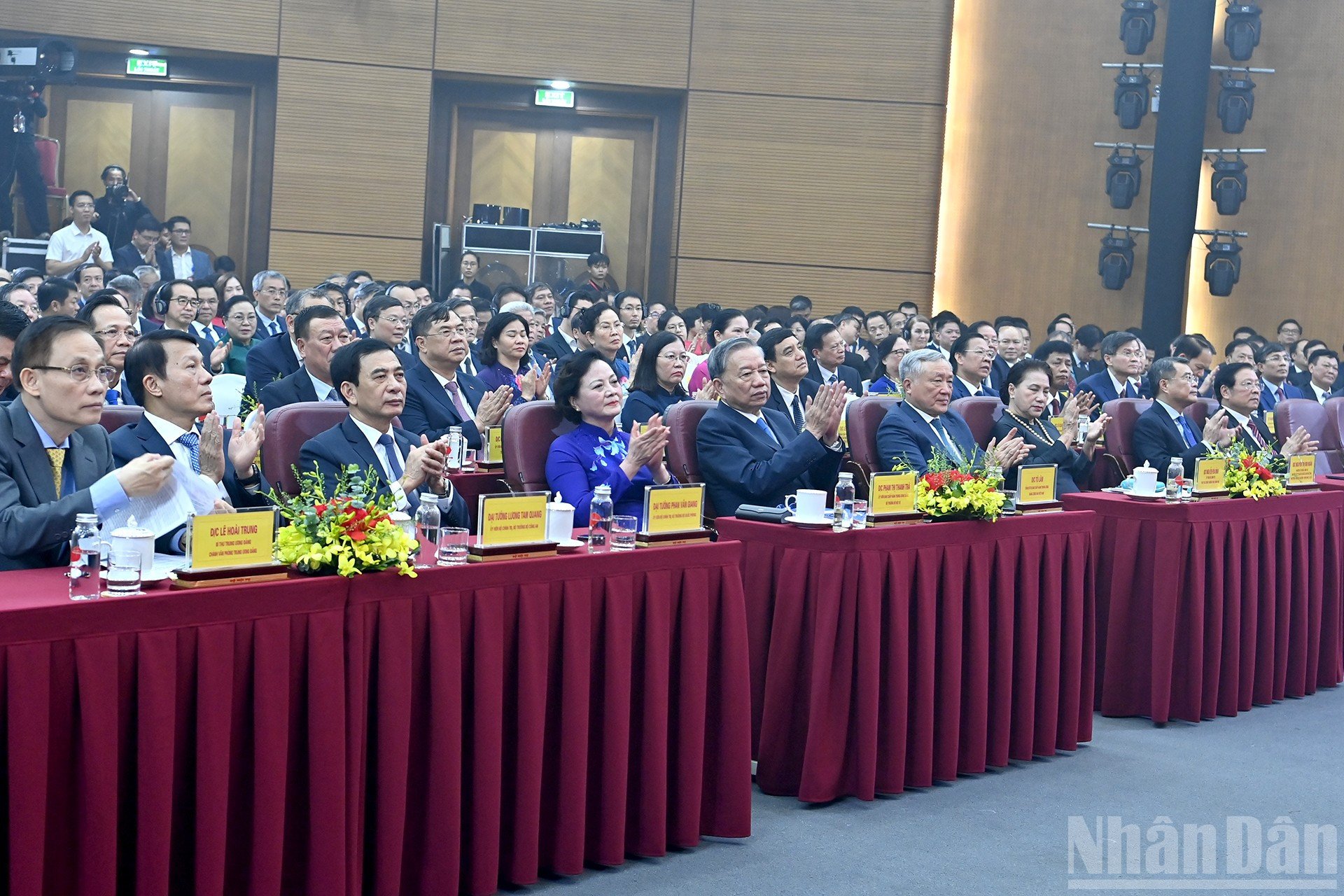 ndo_br_a4-bnd-5743.jpg