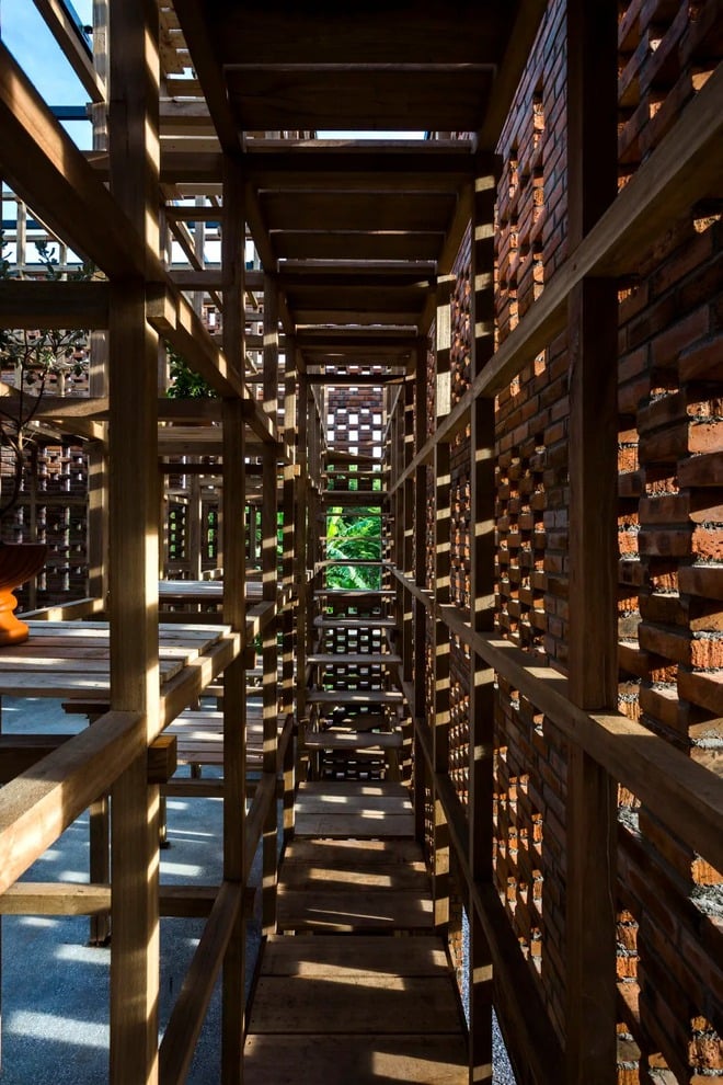 Discover unique Vietnamese architecture with flood-proof design in Dien Phuong - Photo 2.