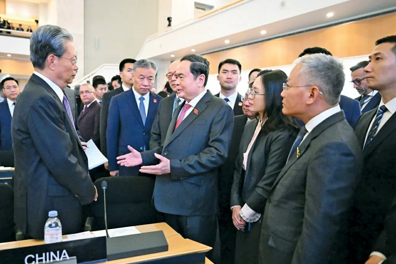 Chủ tịch Quốc hội Trần Thanh Mẫn gặp Ủy viên trưởng Ủy ban Thường vụ Nhân đại toàn quốc Trung Quốc Triệu Lạc Tế bên lề Hội nghị các Chủ tịch Quốc hội thế giới lần thứ 6 tại Geneva