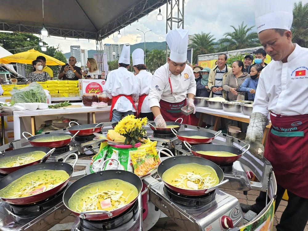 ຈາ​ລາຍ​ແນະ​ນຳ​ເຍື່ອງ​ອາ​ຫານ​ທີ່​ແຊບ​ຊ້ອຍ​ຈາກ “ດິນ​ແດນ​ແລະ​ທະ​ເລ” - ຮູບ 3