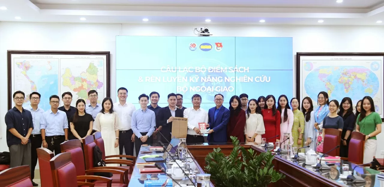 Phát triển văn hóa đọc trong tuổi trẻ Ngoại giao
