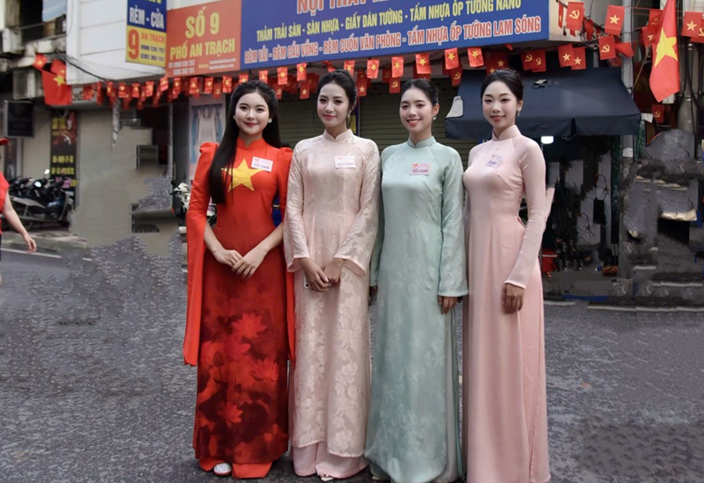 Traditionelles vietnamesisches Ao Dai begleitet Veranstaltungen zum Nationalfeiertag – Foto 3