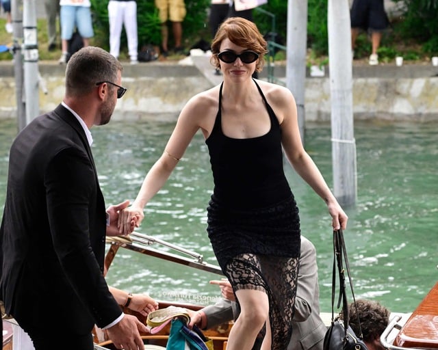 Emma Stone tin có người ngoài hành tinh sau khi đóng phim cùng chủ đề- Ảnh 1.