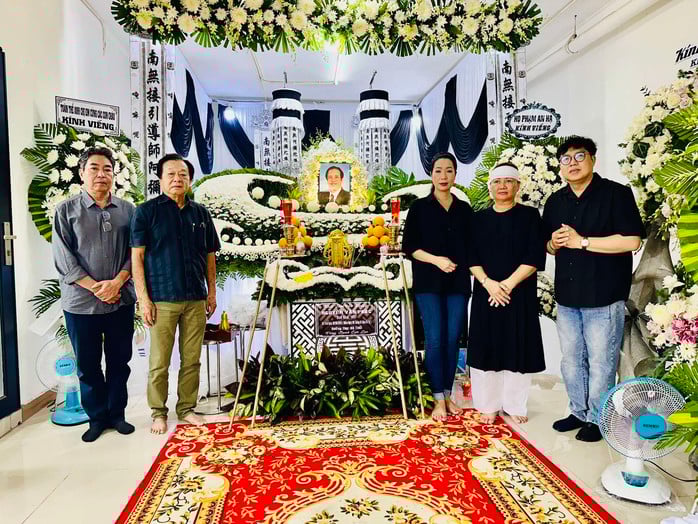 Trịnh Kim Chi, Minh Nhí, Quyền Linh nghẹn ngào tiễn biệt Nhà giáo ưu tú, đạo diễn Nguyễn Văn Phúc- Ảnh 4.