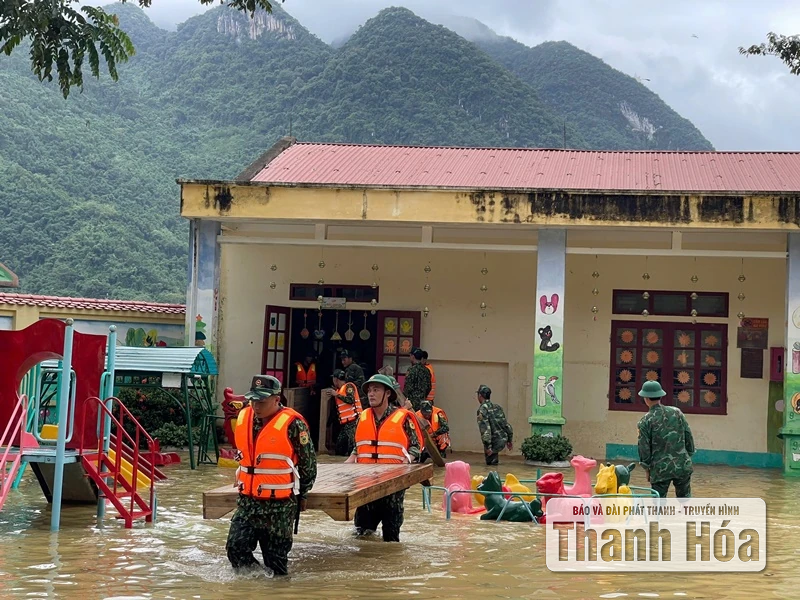 ជំនះ​ផល​វិបាក​ដោយ​ទឹក​ជំនន់​ជា​បន្ទាន់ ហើយ​ត្រៀម​ខ្លួន​សម្រាប់​ឆ្នាំ​សិក្សា​ថ្មី។