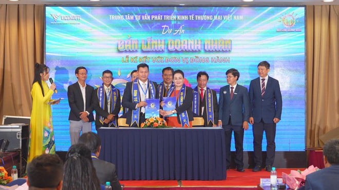 Khởi động Dự án 