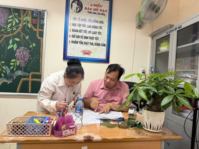 Người dân phấn khởi, xúc động đón nhận quà Tết Độc lập- Ảnh 3.