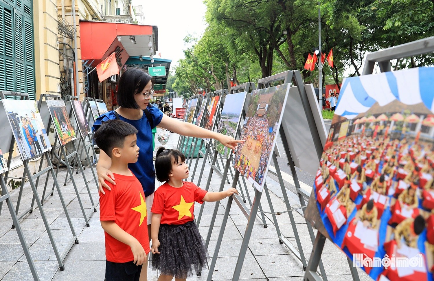 W_trung-bay-anh-bao-hanoimoi-11.jpg