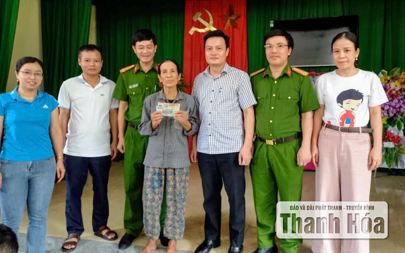 ឃុំ Dinh Tan ខិតខំ​បញ្ចប់​ការ​ប្រគល់​អំណោយ​ថ្ងៃ​ទី​២​កញ្ញា​ដល់​ប្រជាជន​នៅ​ថ្ងៃស្អែក។