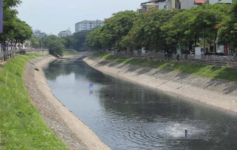 Hà Nội triển khai thực hiện đồng bộ nhiều phương án nhằm cải thiện môi trường sông Tô Lịch. (Ảnh: T.L)