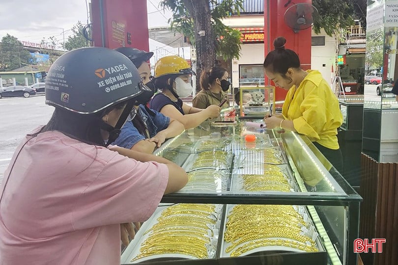 Giá biến động tăng mạnh đã kéo thị trường vàng sôi động hơn sau nhiều tháng trầm lắng.