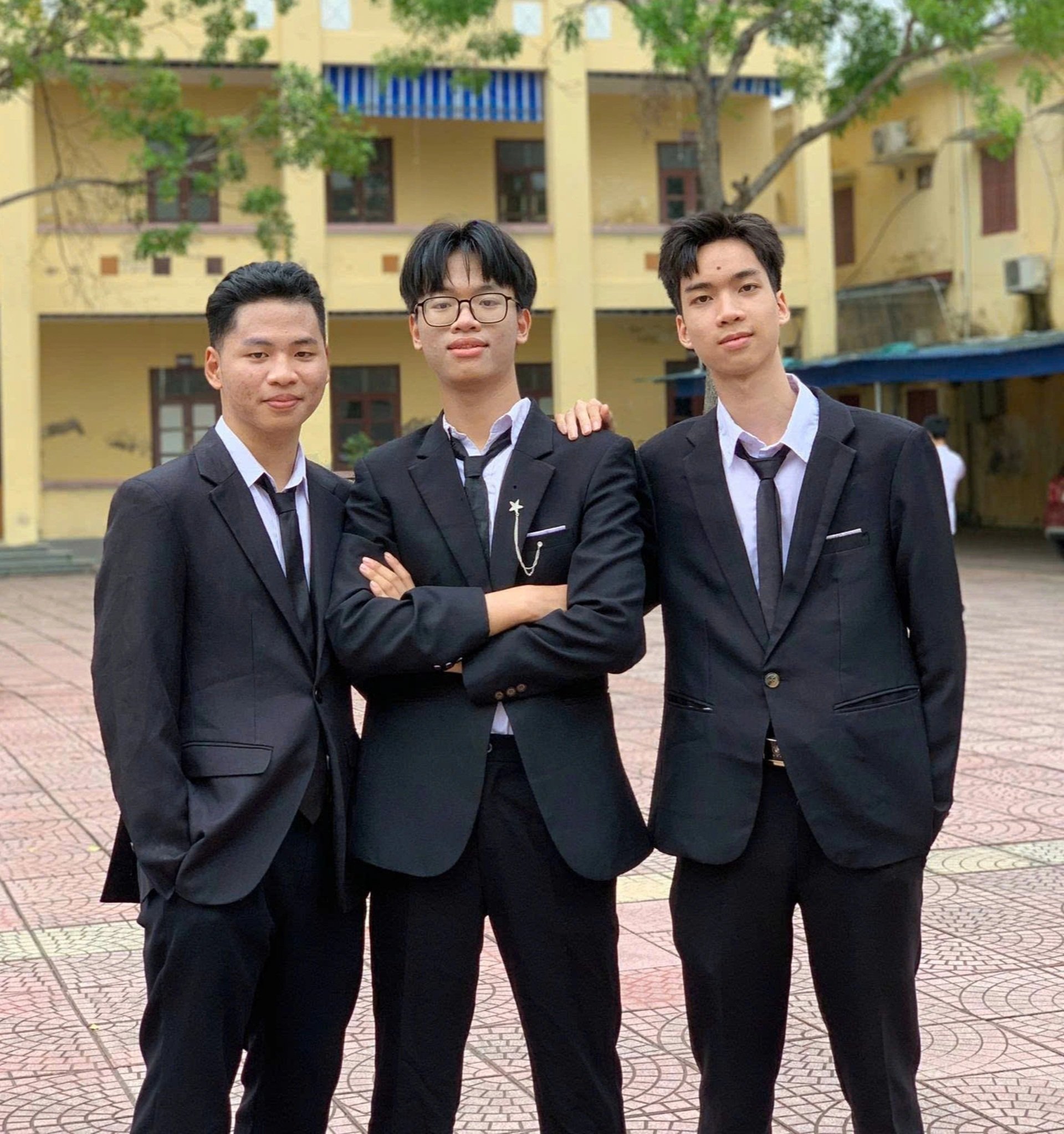 Nam sinh lọt top 0,1% toàn quốc, không học thêm vẫn thủ khoa kép  - 4