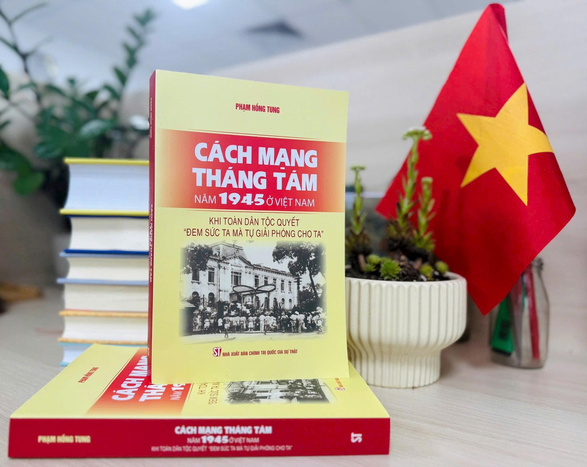 cach-mang-thang-tam.jpg