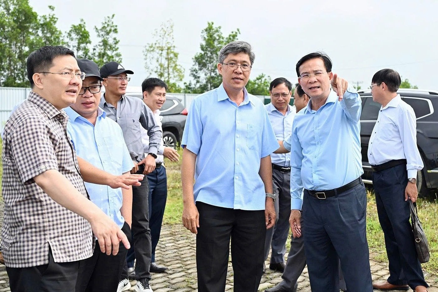 Deputy Secretary of the Provincial Party Committee, Chairman of Lam Dong Provincial People's Committee Ho Van Muoi on a field trip at Son My 1 Industrial Park, Tan Minh Commune (Lam Dong)