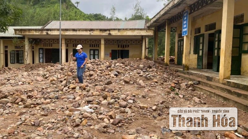 ជំនះ​ផល​វិបាក​ដោយ​ទឹក​ជំនន់​ជា​បន្ទាន់ ហើយ​ត្រៀម​ខ្លួន​សម្រាប់​ឆ្នាំ​សិក្សា​ថ្មី។