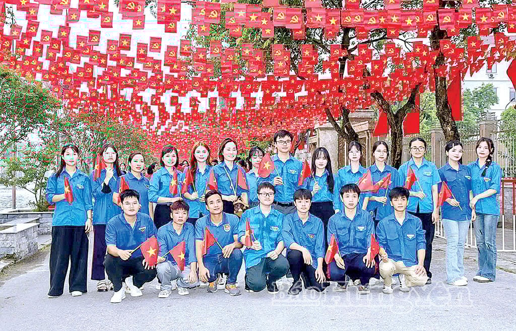 เยาวชนในเขตหมีเฮาภูมิใจที่ได้เดินตามรอยเท้าพ่อ เพื่อสร้างบ้านเกิดเมืองนอนให้เจริญรุ่งเรืองยิ่งขึ้น เยาวชนในเขตหมีเฮาภูมิใจที่ได้เดินตามรอยเท้าพ่อ เพื่อสร้างบ้านเกิดเมืองนอนให้เจริญรุ่งเรืองยิ่งขึ้น