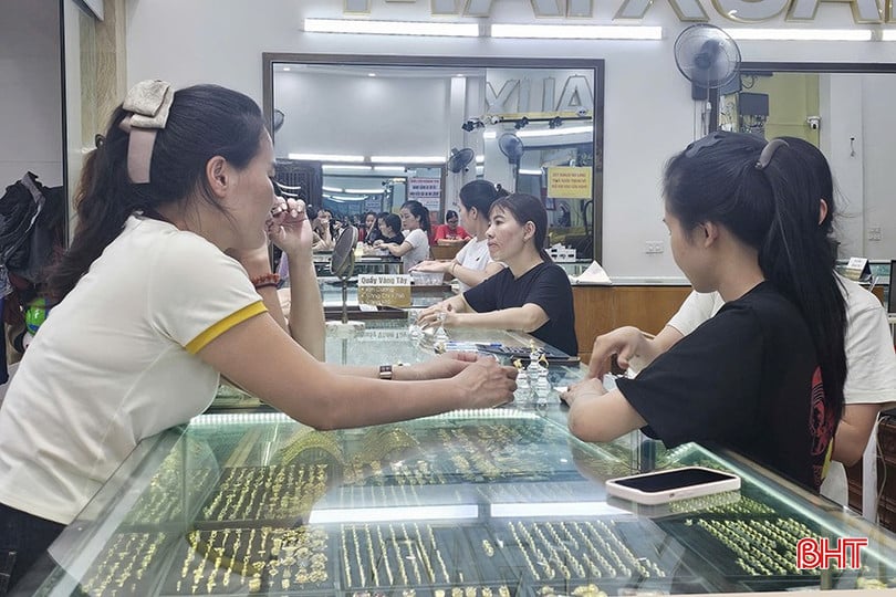 Sau thời gian dài ít biến động, giá vàng có chiều hướng tăng cao trong gần 1 tuần nay.