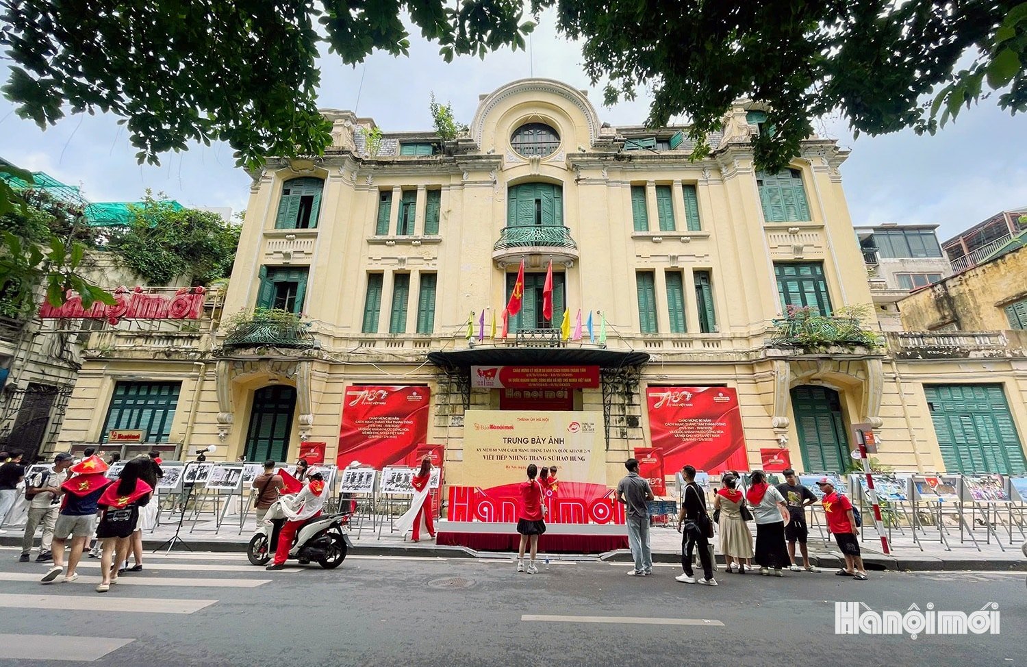 W_trung-bay-anh-bao-hanoimoi-1.jpg