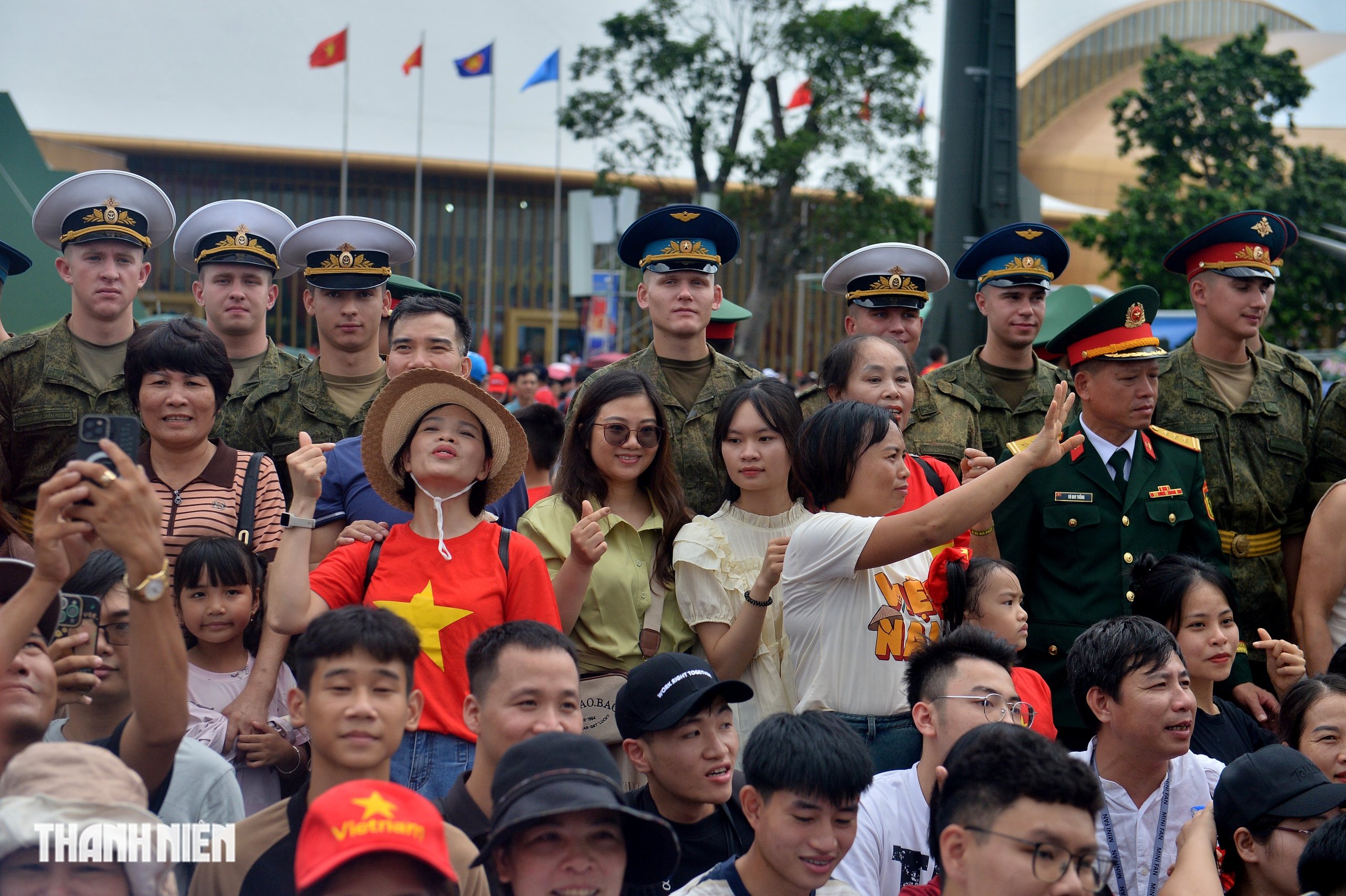 Quân đội Nga, Lào và Campuchia thăm khí tài hiện đại của quân đội Việt Nam- Ảnh 15.