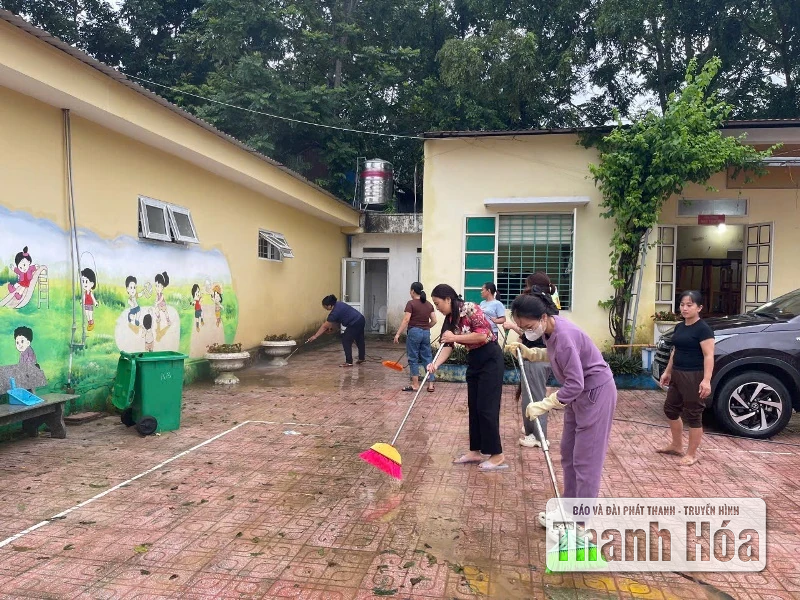ជំនះ​ផល​វិបាក​ដោយ​ទឹក​ជំនន់​ជា​បន្ទាន់ ហើយ​ត្រៀម​ខ្លួន​សម្រាប់​ឆ្នាំ​សិក្សា​ថ្មី។