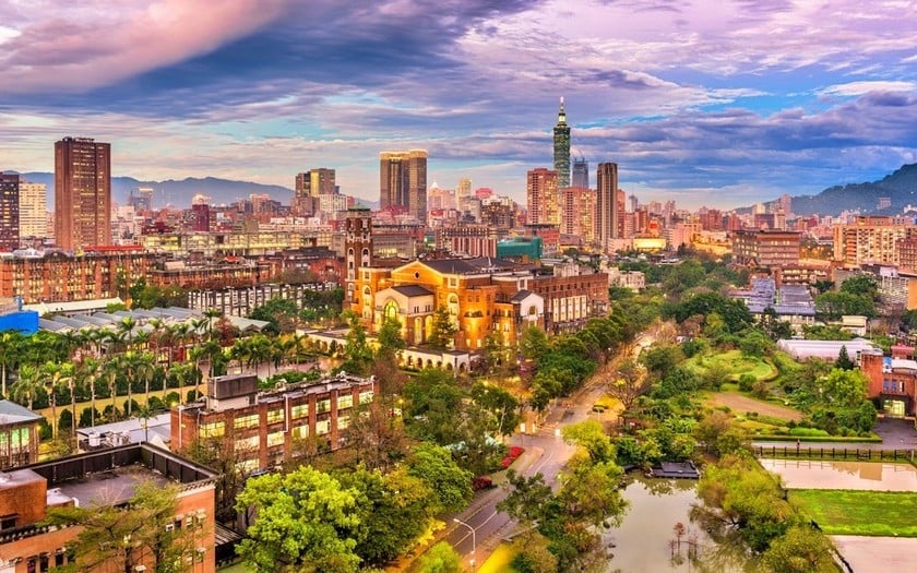 Thành phố Đài Bắc, Đài Loan (Trung Quốc) được biết đến với ẩm thực đa dạng, các khu chợ đêm sầm uất, những lễ hội truyền thống độc đáo như phong tục thả đèn trời ở làng cổ Thập Phần…