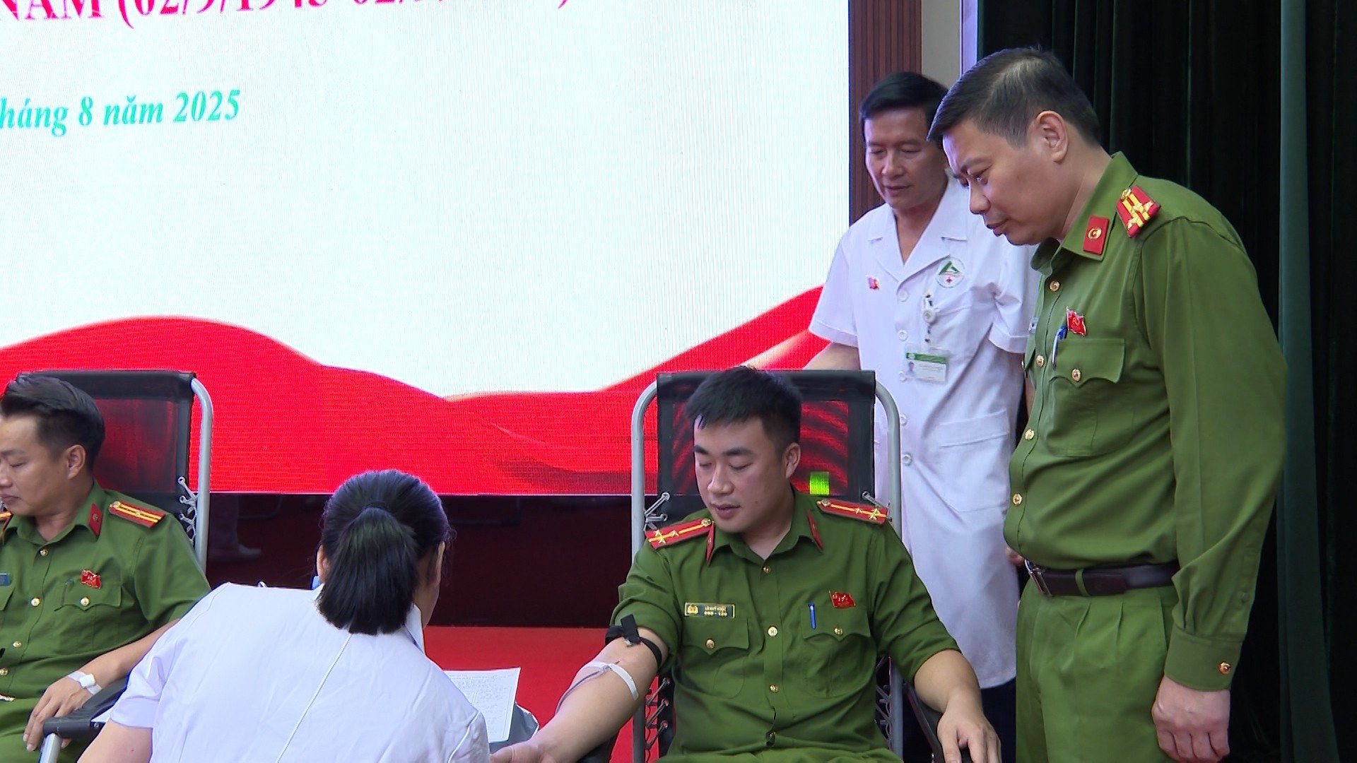 baolaocai-tl_vanh-bt-tai-chinh-th00-59-47-22still003.jpg