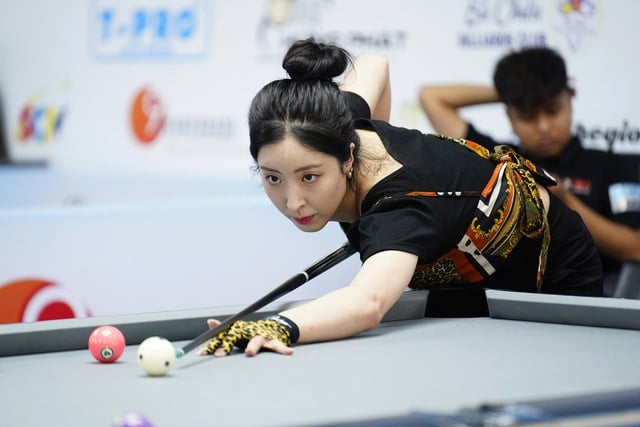 Billiards: Người đẹp Hàn Quốc gây ấn tượng, thắng cơ thủ nam tại TP.HCM- Ảnh 1.