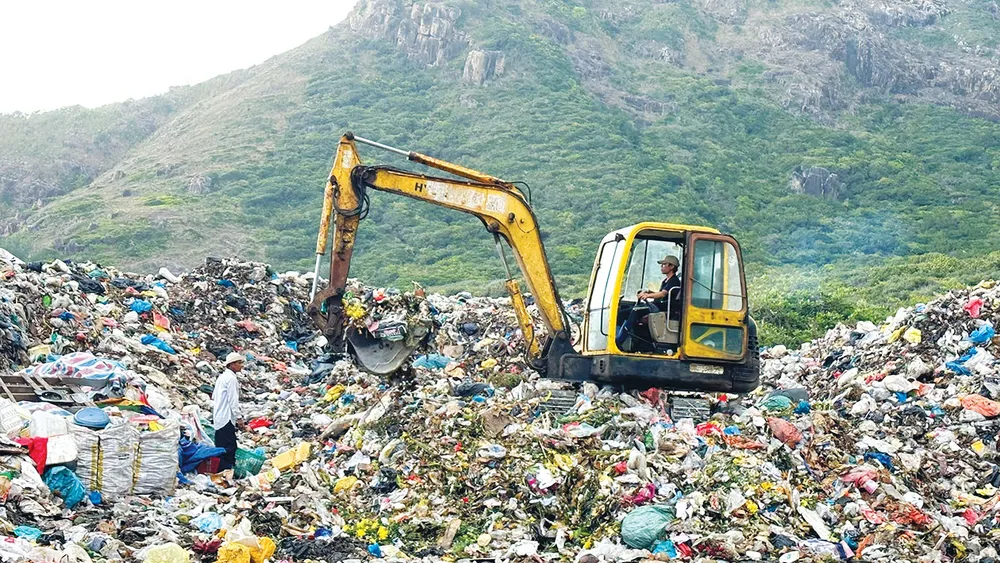 Response to the series of articles “Treatment of waste for the megacity of Ho Chi Minh City”: Amending the law to create a more autonomous mechanism for localities