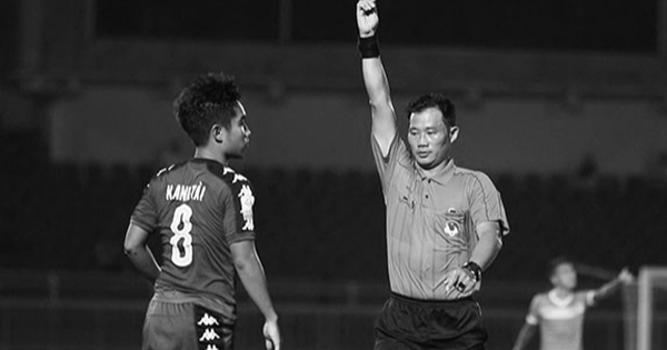 Des collègues émus par le décès de l'arbitre Tran Dinh Thinh